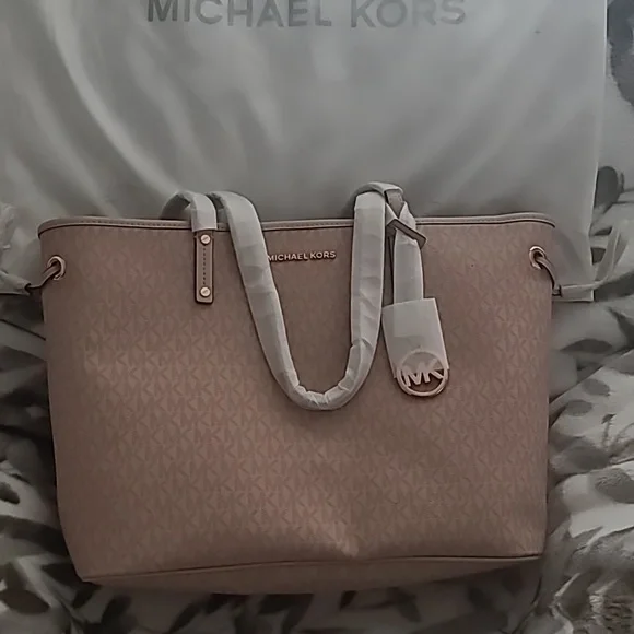 Micheal Kors large shoulder bag - Picture 1 of 5